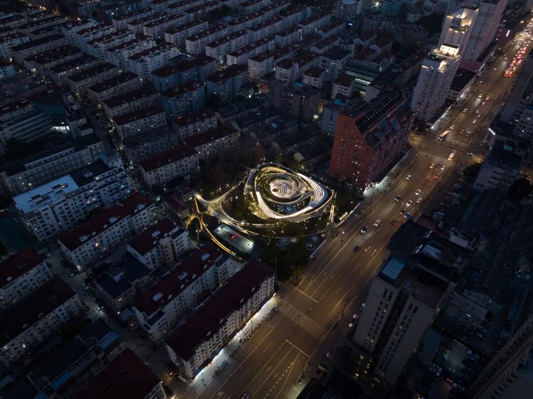 李中伟：自我校准，直白回应