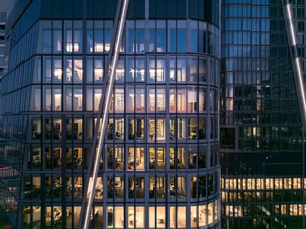 FOUR Frankfurt 法兰克福全能城市综合体已部分投入使用