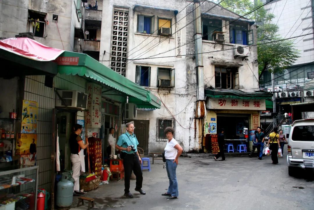 建筑档案致敬重庆丨何智亚，我记忆深处的重庆与重庆人