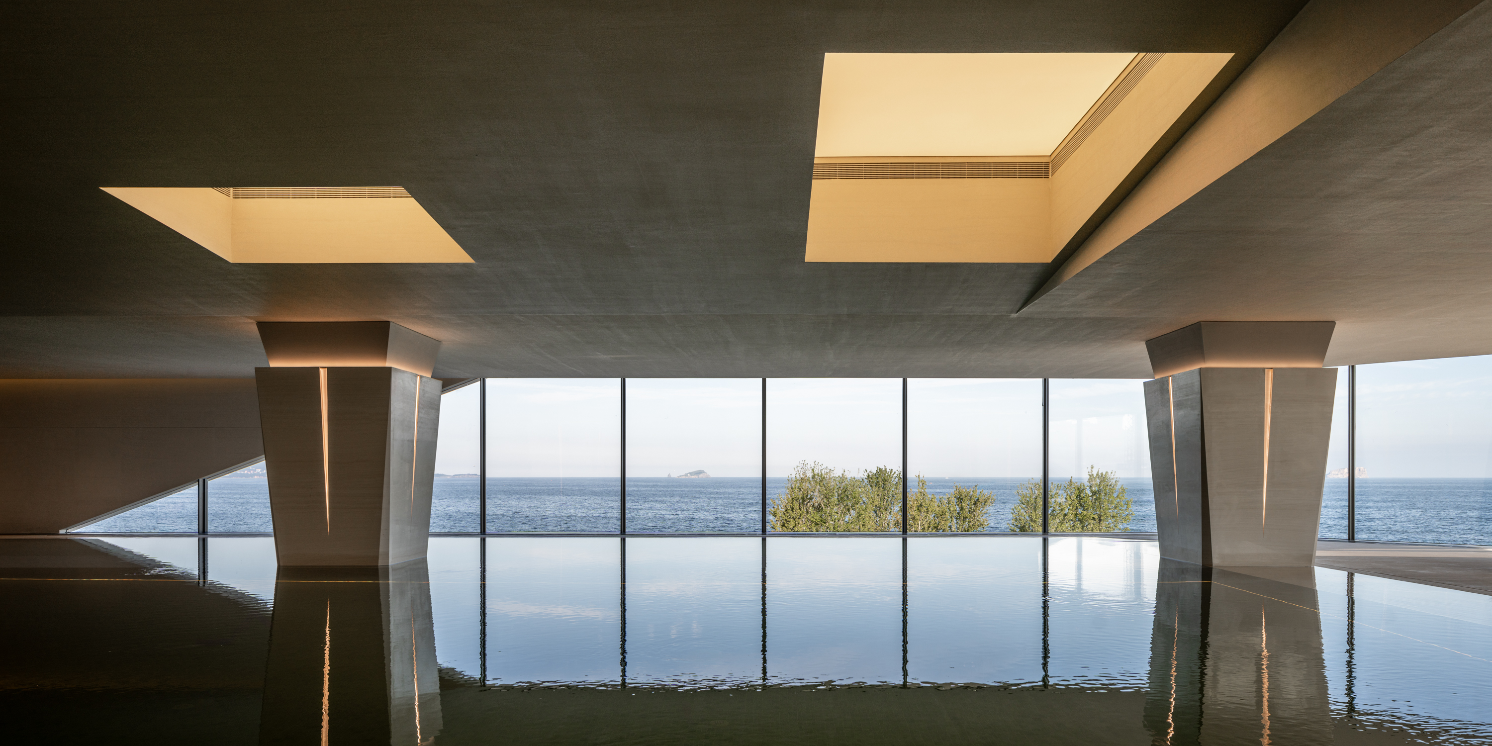 line+新作「石棱镜」，叠石望海，激活大连凌水湾滨海地景