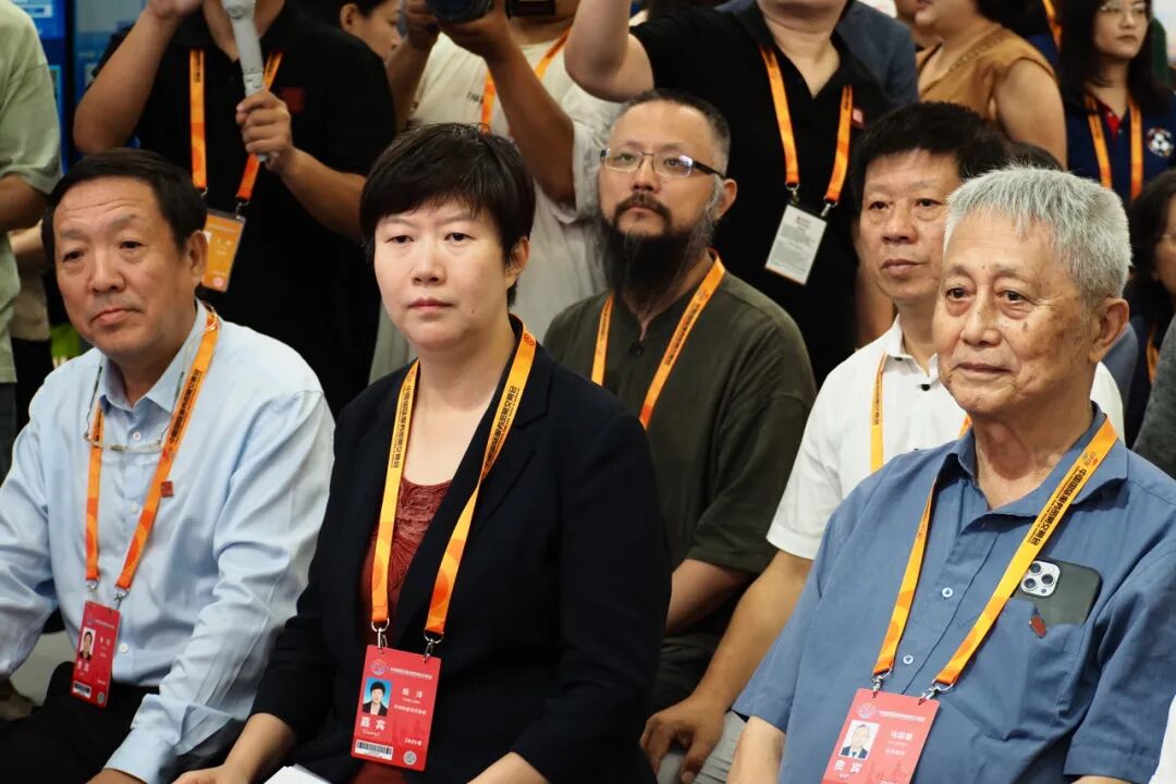 HPP受邀参加服贸会设计联合展国际合作区展览及对话，并接受人民日报采访