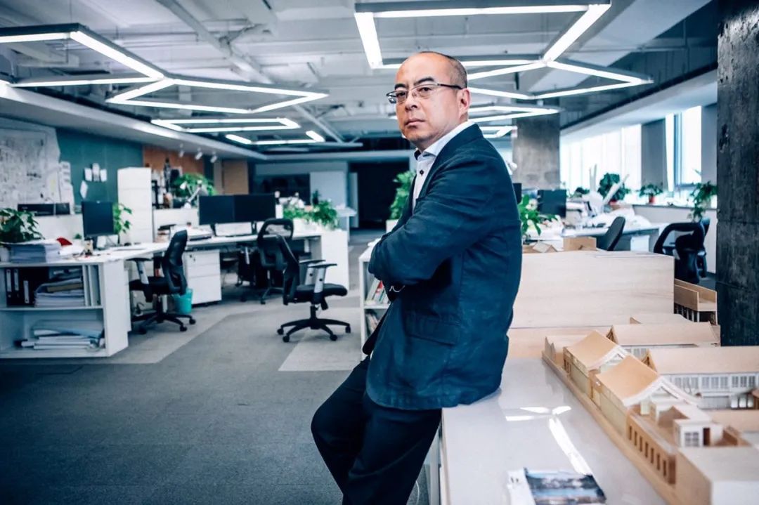 朱小地：在对岸，反观自我