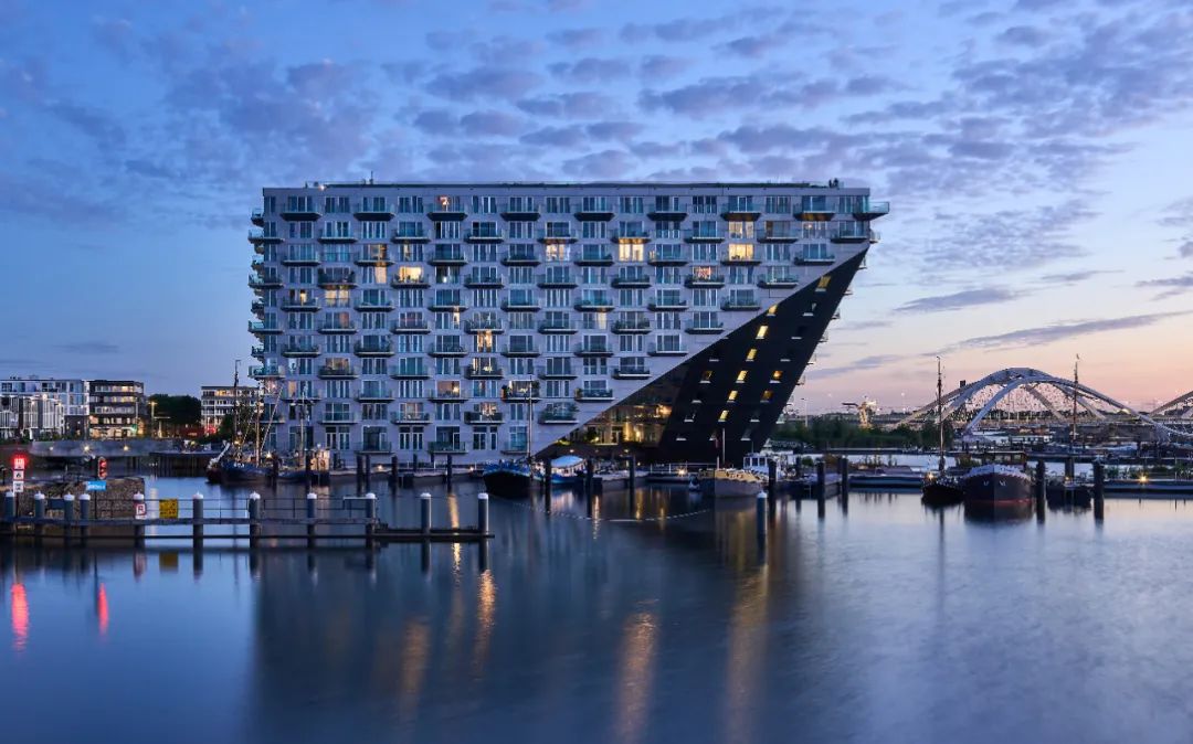 Sluishuis：阿姆斯特丹水上庭院社区