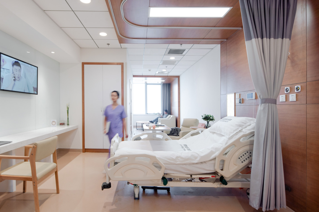 HKS洞见 | 医疗建筑，不要“造成伤害”——一筑一事采访