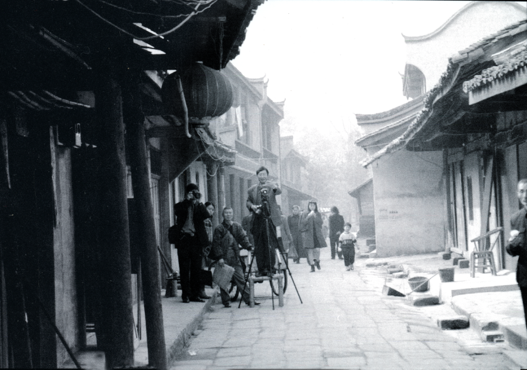 何智亚：重庆，30年间的城市影像记录与观察