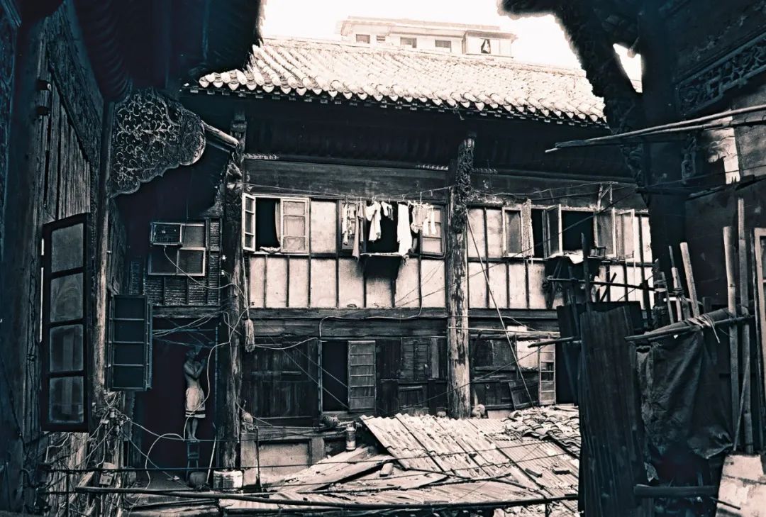 何智亚：重庆，30年间的城市影像记录与观察