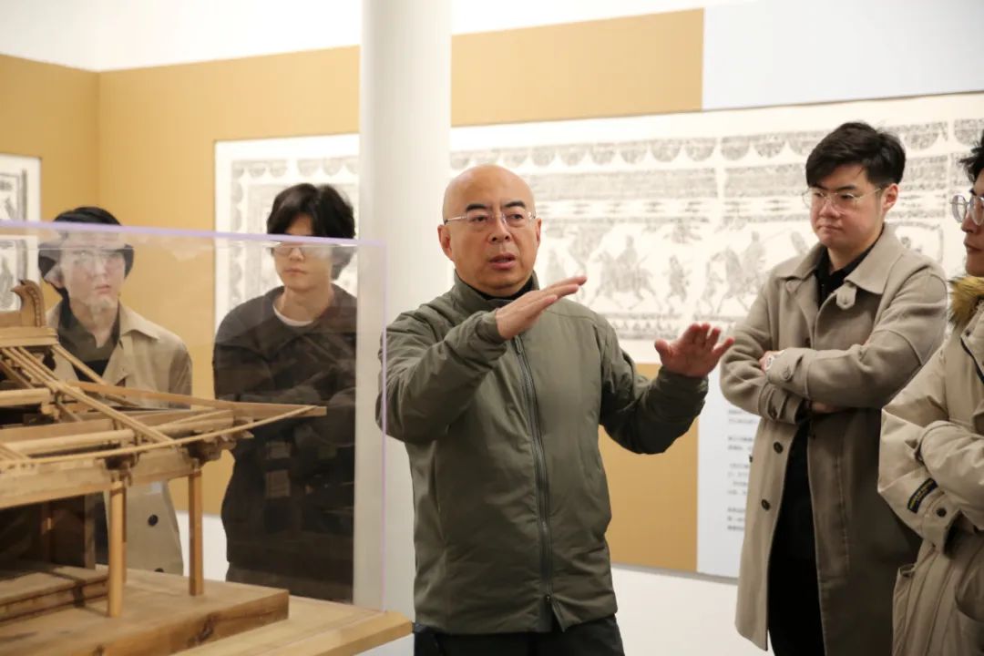 朱小地：在对岸，反观自我