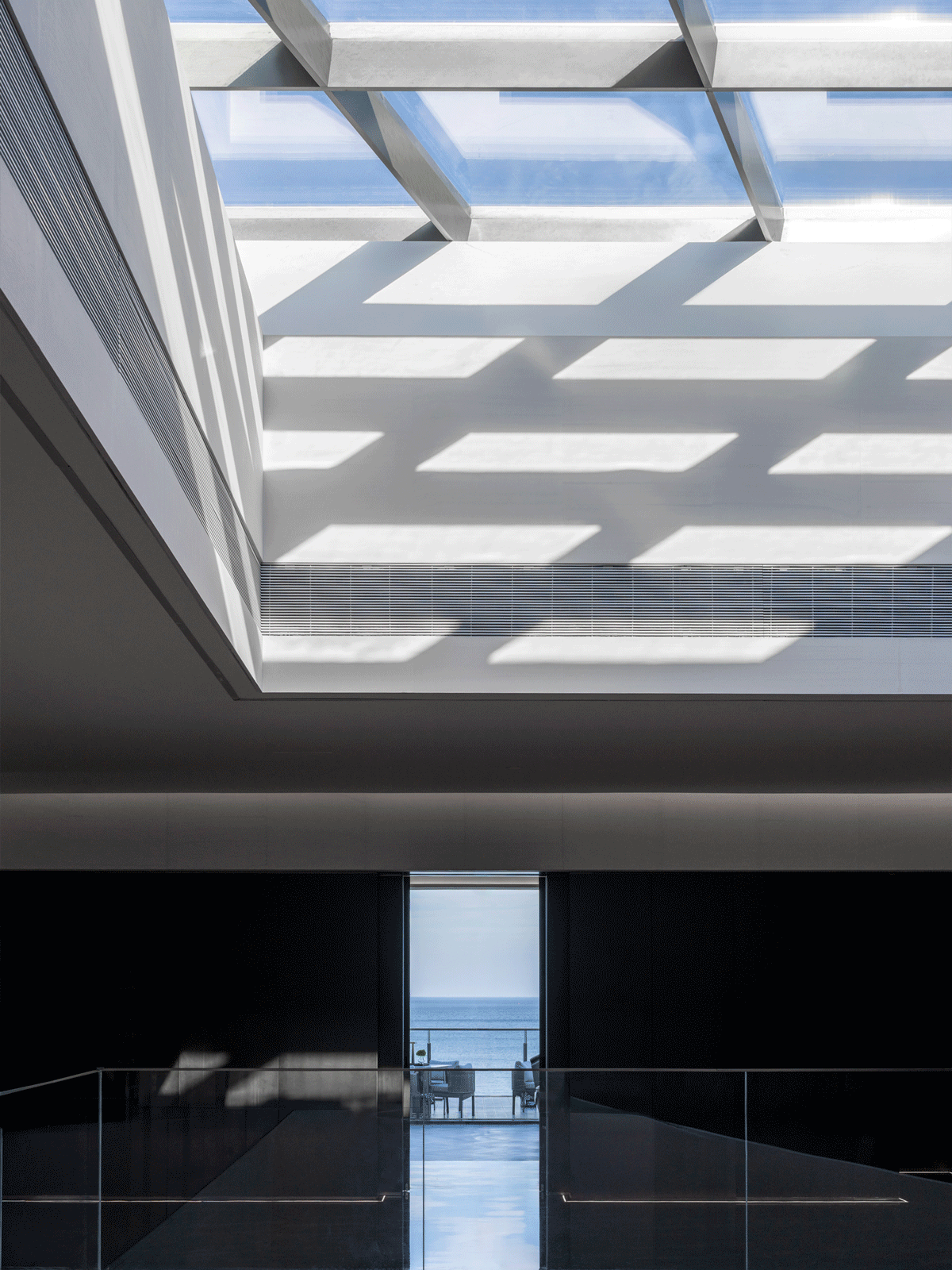 line+新作「石棱镜」，叠石望海，激活大连凌水湾滨海地景