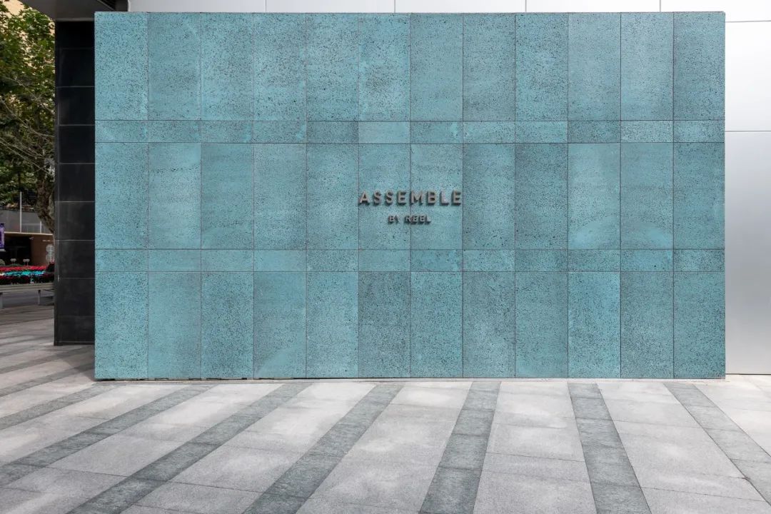 新作 | ASSEMBLE by Réel：当动态角度与“城市碎片”相遇