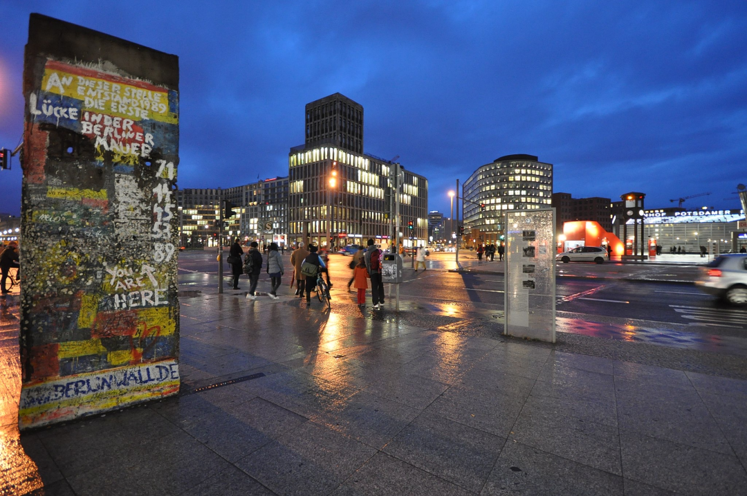 浴火重生的波茨坦广场：从一片废墟到柏林最具代表的城市中心