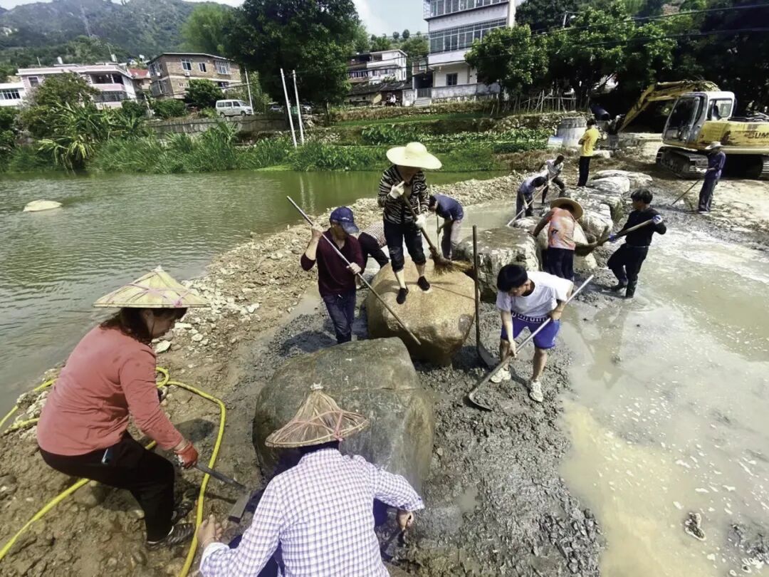 陈文令：万顷波中见自由