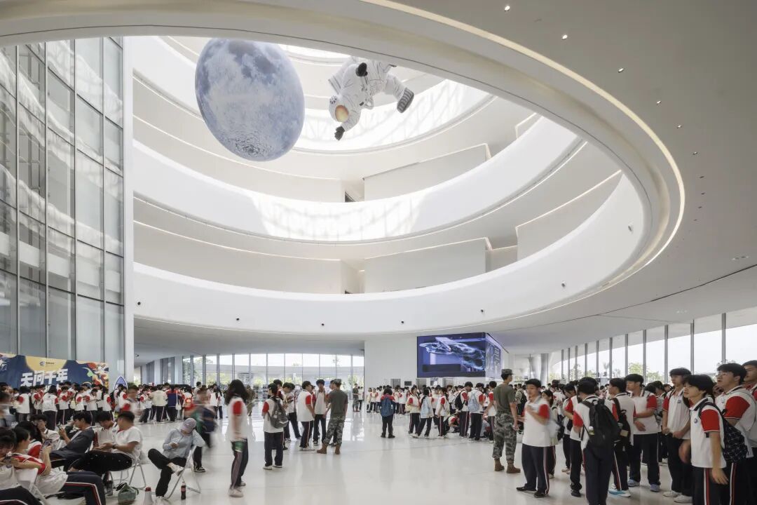流动与混沌:马岩松MAD海南科技馆建成
