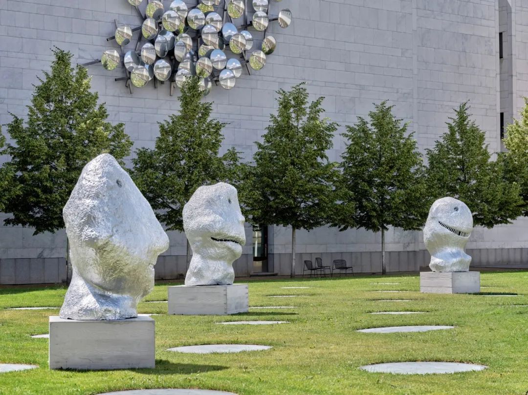 s+s 资讯 | 瑞士艺术家乌戈&bull;罗迪纳 "日出.东方 "雕塑作品在施塔德尔博物馆花园展出！