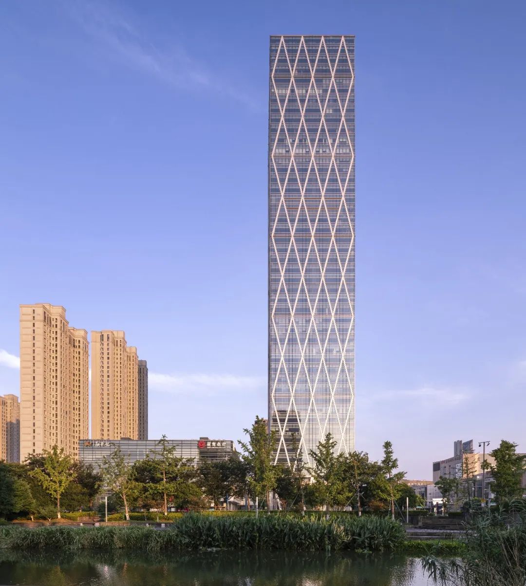 港口城市的活力中心——宁波国华金融中心