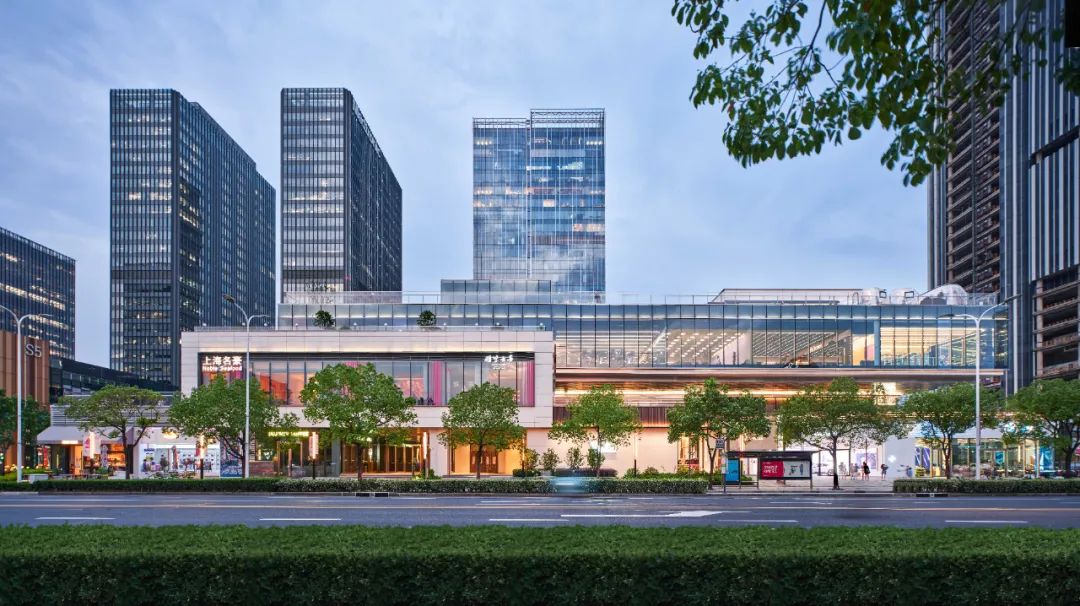 前滩国际广场与陆家嘴广场L+PLAZA商场