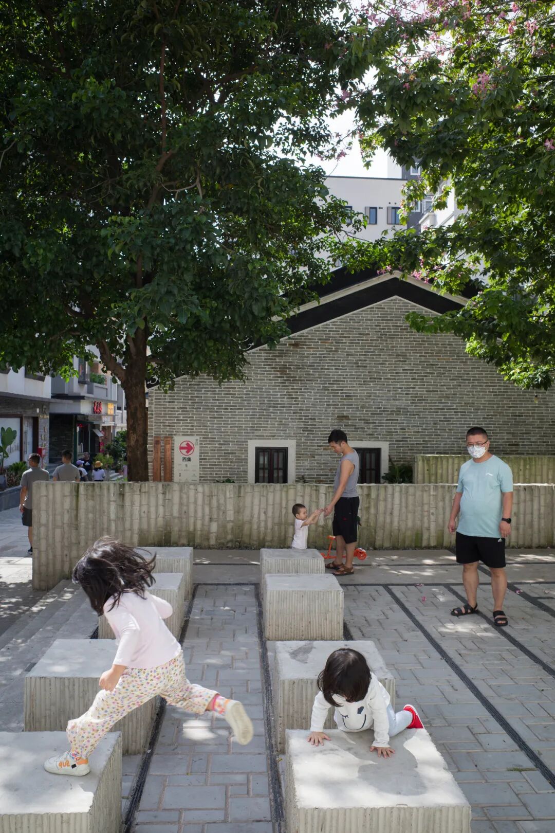 李中伟：自我校准，直白回应