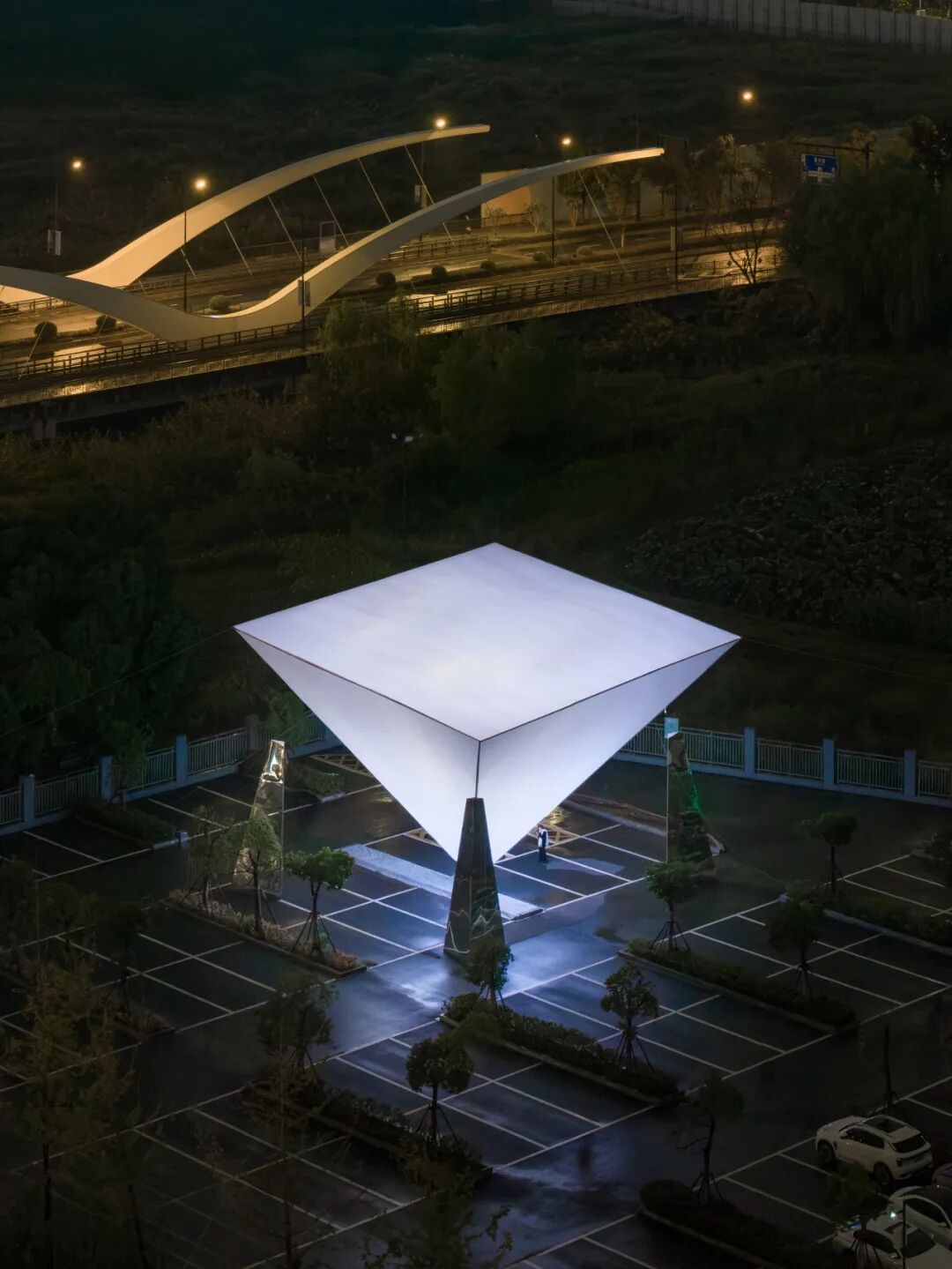 从「光之塔」到「云坐标」｜line+在杭州第三中心中轴线的城市媒介实验