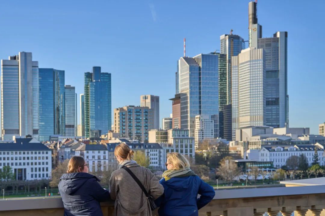 s+s 项目| 法兰克福天际线绝佳观赏点,施塔德尔博物馆屋顶露台全新开放!