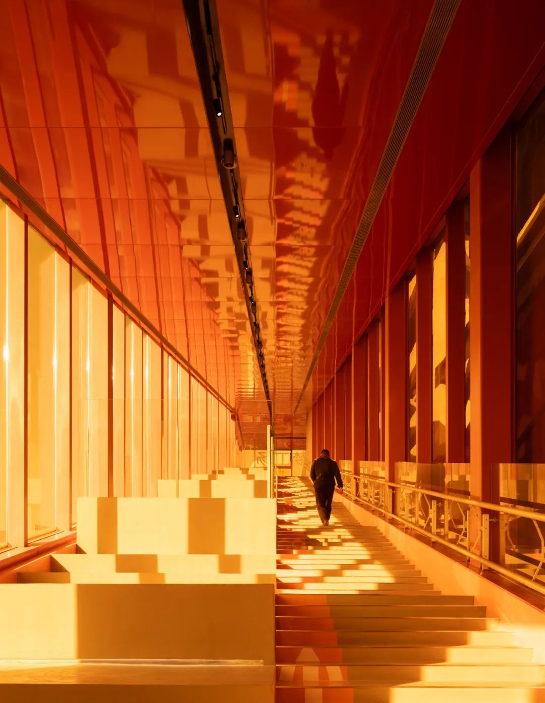 MVRDV 完成上海 GATE M 西岸梦中心，改造升级工业遗存，打造活力滨水文旅目的地