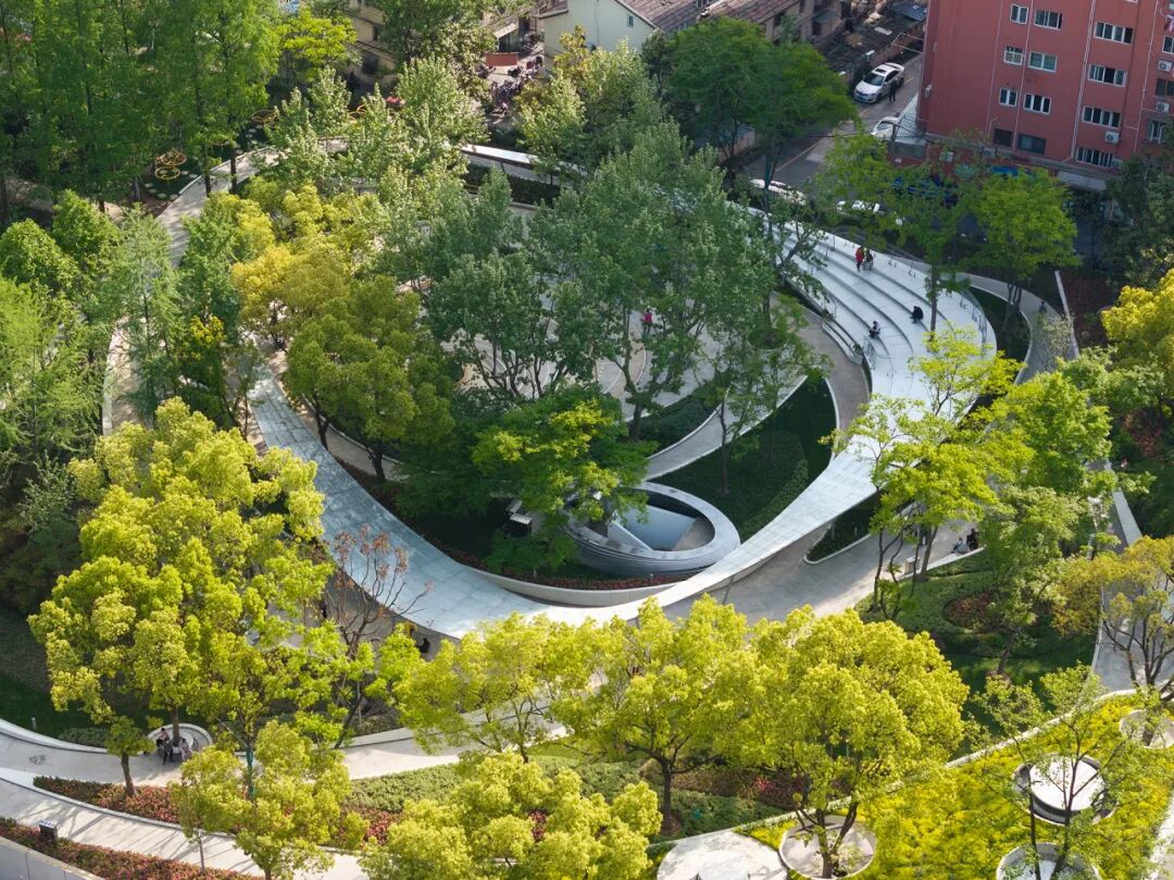 李中伟：自我校准，直白回应