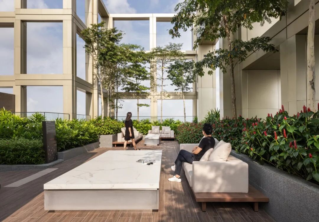 新加坡「隽峰」住宅完工，MVRDV 的像素化立面设计为高端预制建造塔楼赋予独特的藤蔓意象