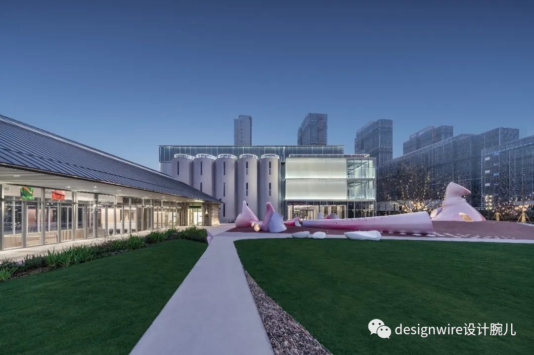 普利兹克大师最新作品:老粮仓变身筒仓艺术中心!