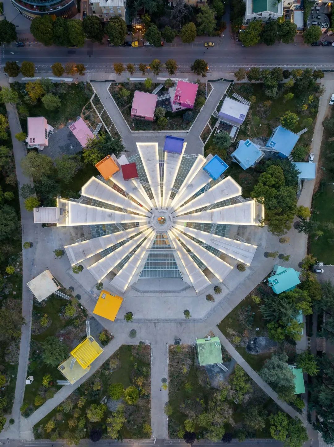 MVRDV 焕新「地拉那金字塔」，打造阿尔巴尼亚新文化教育中心