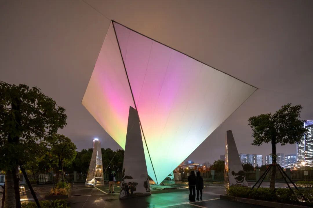 从「光之塔」到「云坐标」｜line+在杭州第三中心中轴线的城市媒介实验