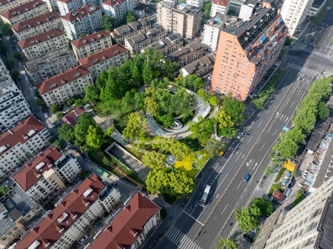 李中伟：自我校准，直白回应