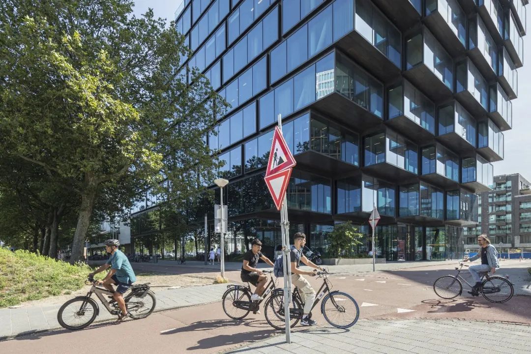 阿姆斯特丹时尚新地标 - SUITSUPPLY 新总部落成 