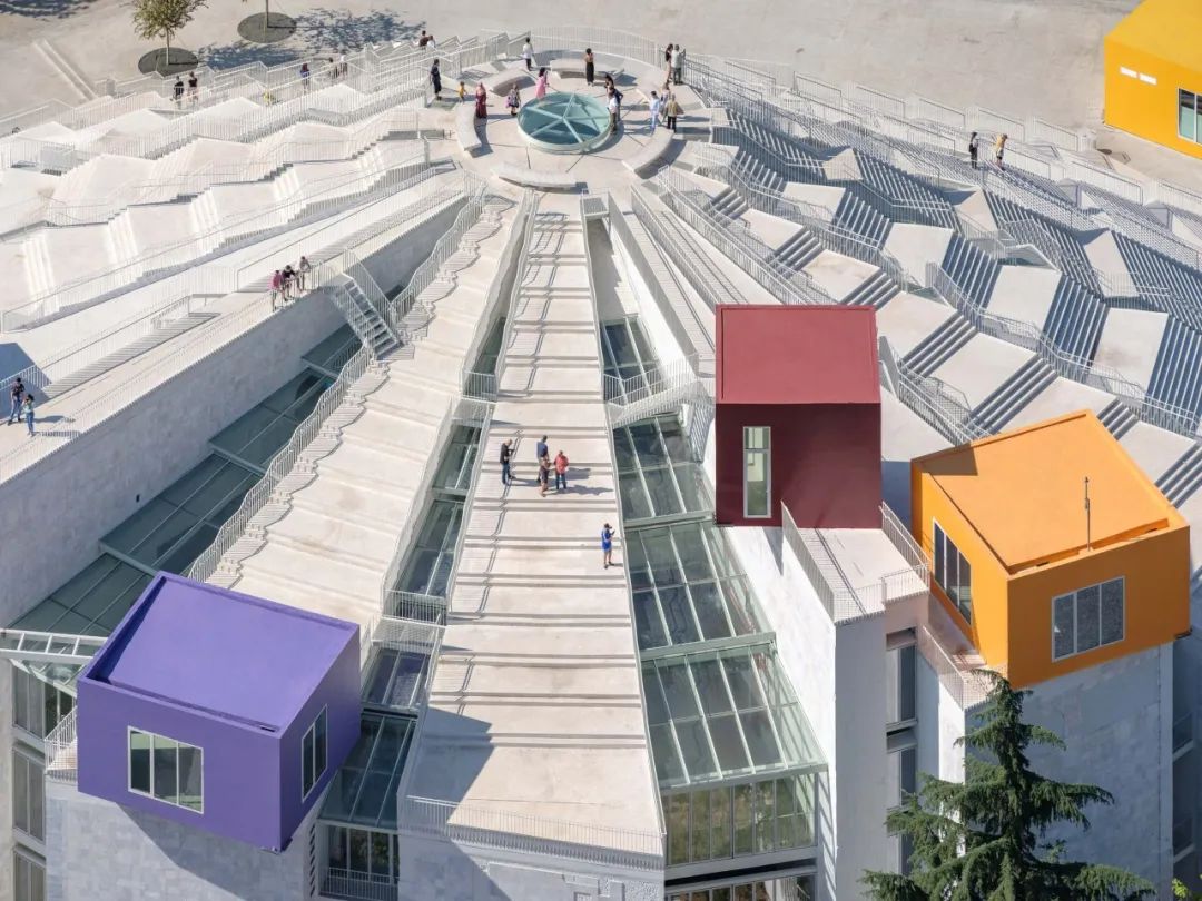 MVRDV 焕新「地拉那金字塔」，打造阿尔巴尼亚新文化教育中心