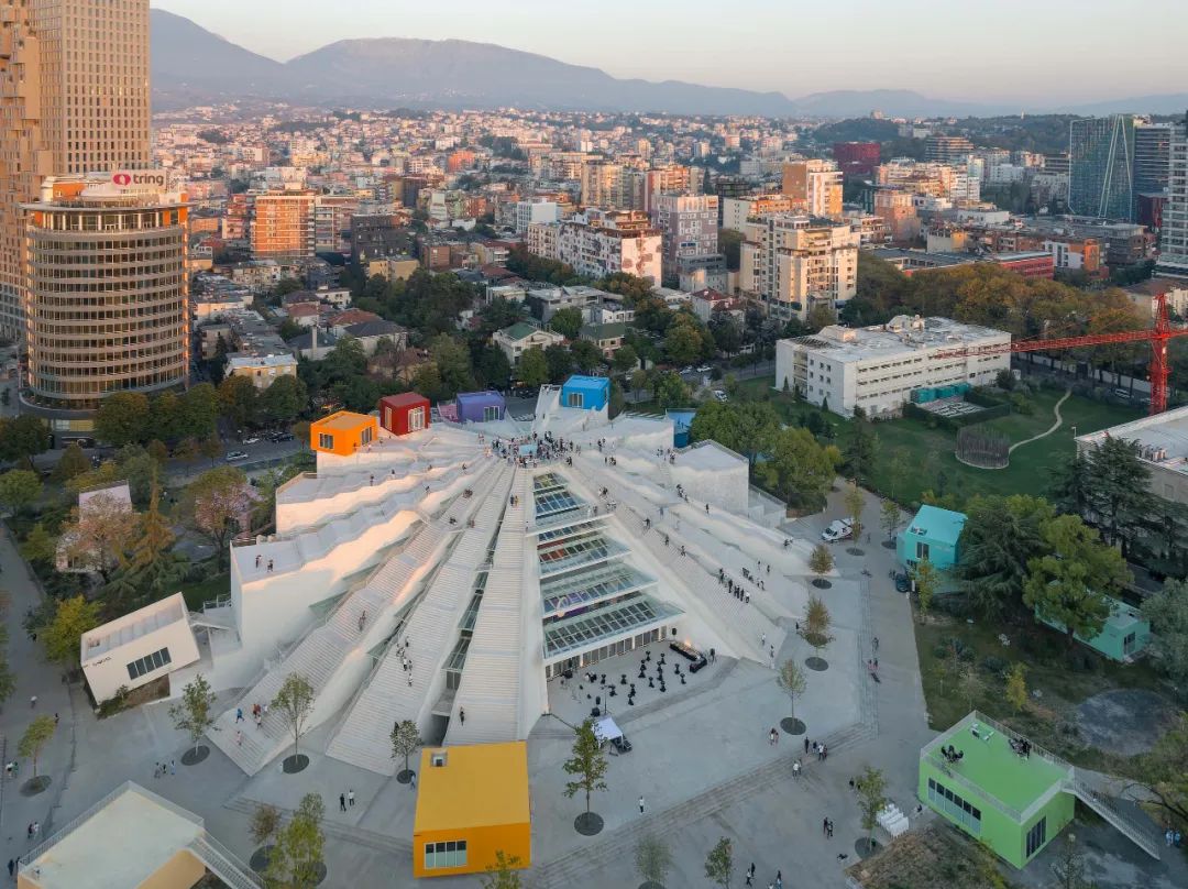 巧塑垂直空间，赋能城市活力，MVRDV 楼梯设计精选