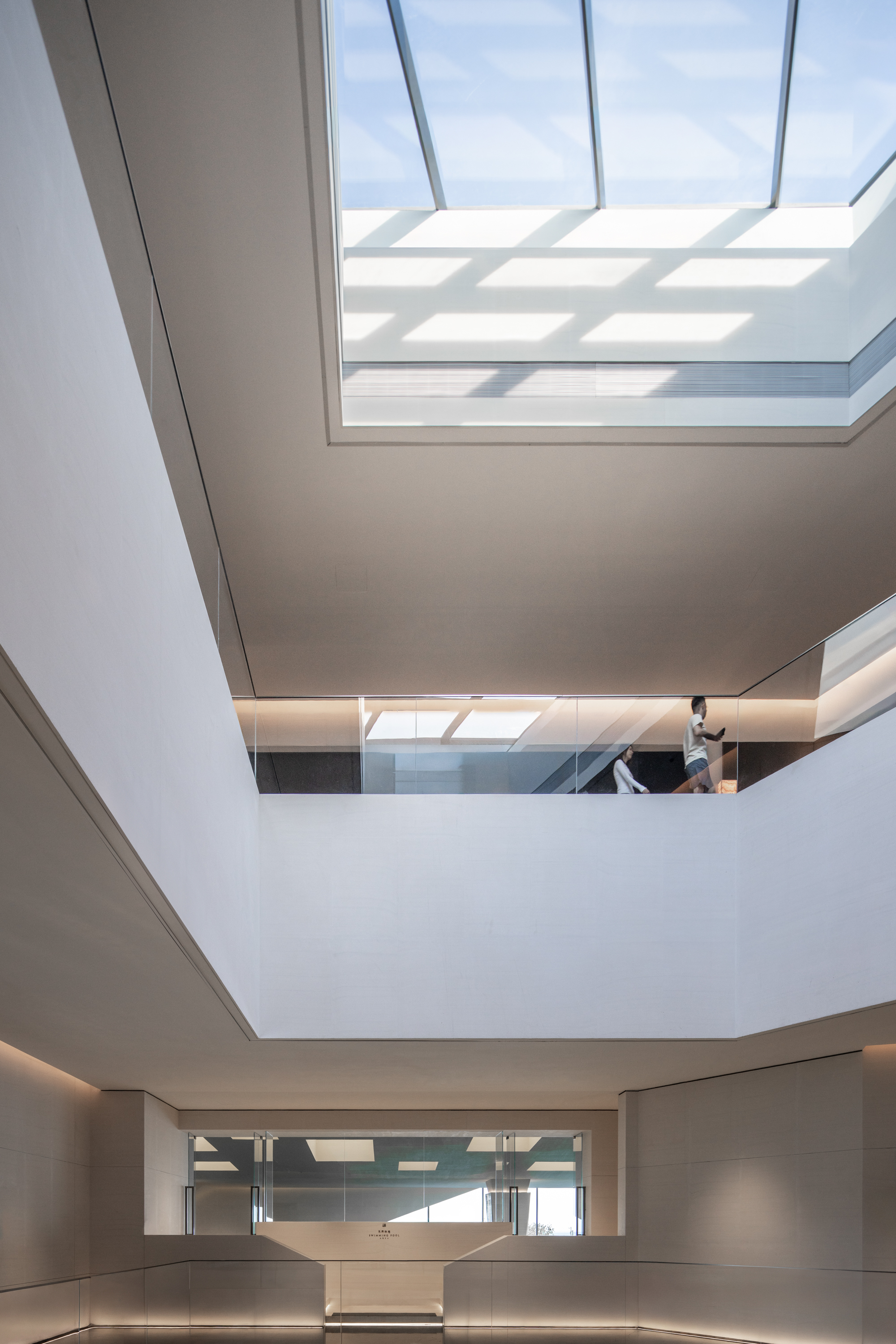 line+新作「石棱镜」，叠石望海，激活大连凌水湾滨海地景