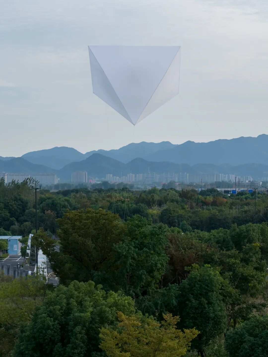 从「光之塔」到「云坐标」｜line+在杭州第三中心中轴线的城市媒介实验