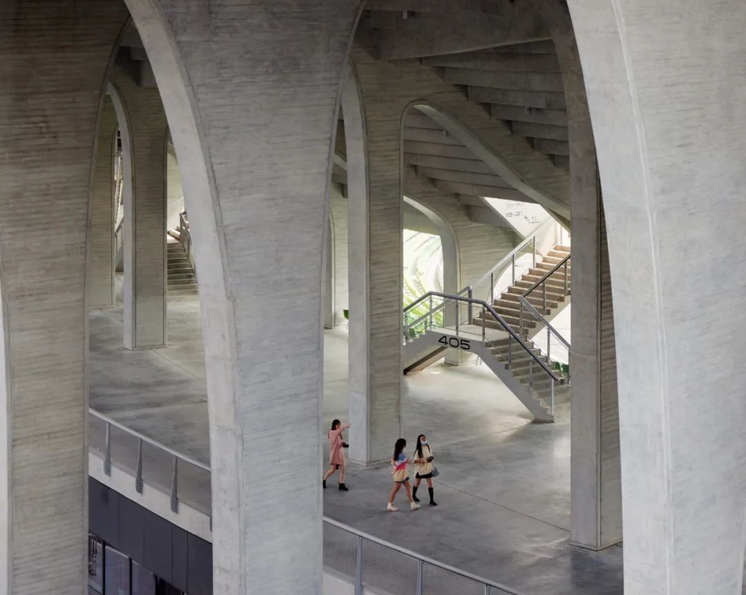 “消失的体育场”建成,马岩松/MAD全球最大覆土建筑群设计