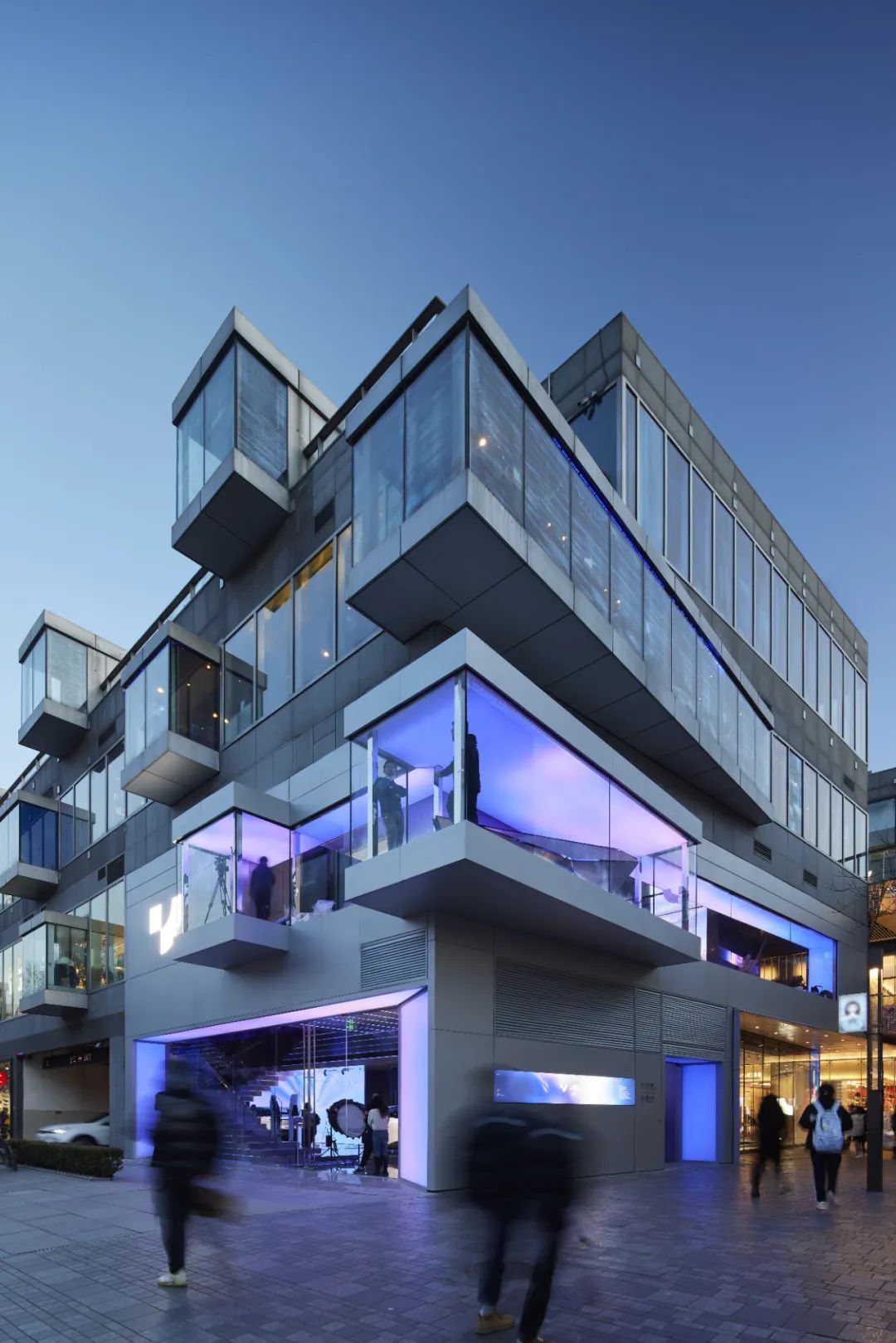 集度全新体验中心ROBOVERSE在北京三里屯正式揭幕