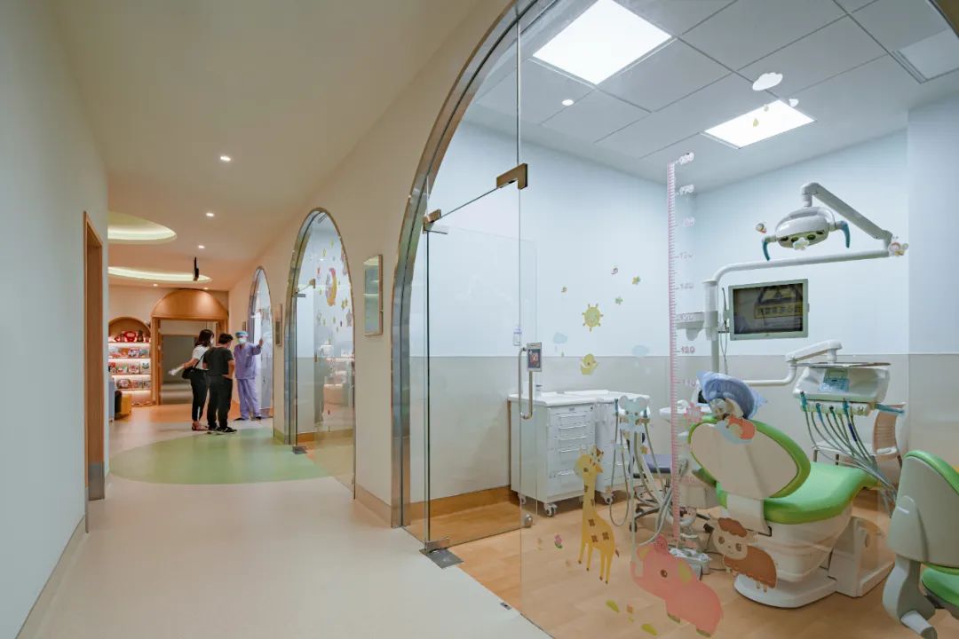 《中国当代青年建筑师》出版，ALEX WANG (王翔）接受采访