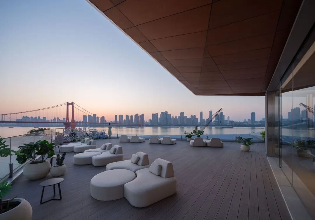 文化锚点的公共性重构：武汉长江天地和集与滨江公园更新 / 正象设计