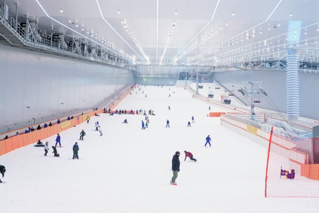 “冰雪+”商业新模式，文旅联动，打造沉浸式冬日体验