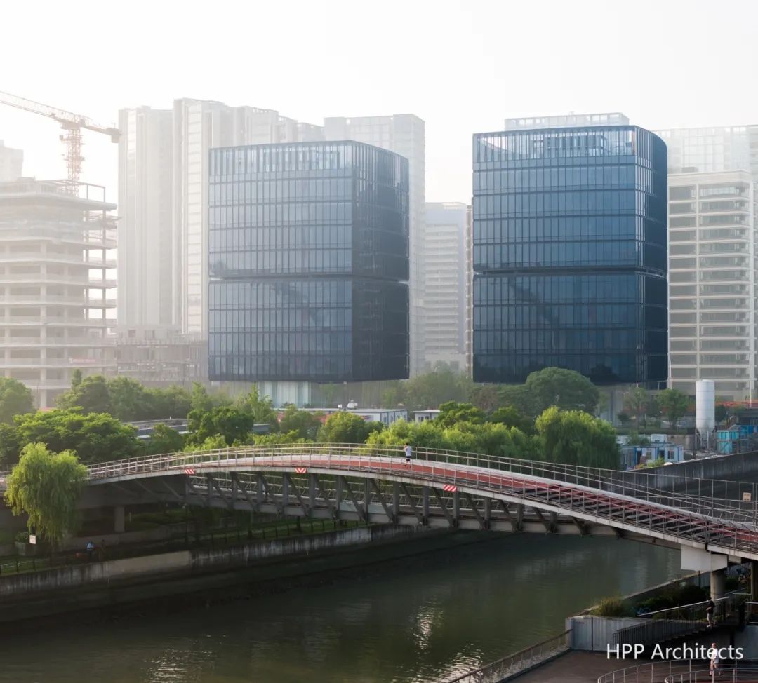 黄浦江岸,悬浮双塔-中企未来世纪大厦 | HPP-建筑档案