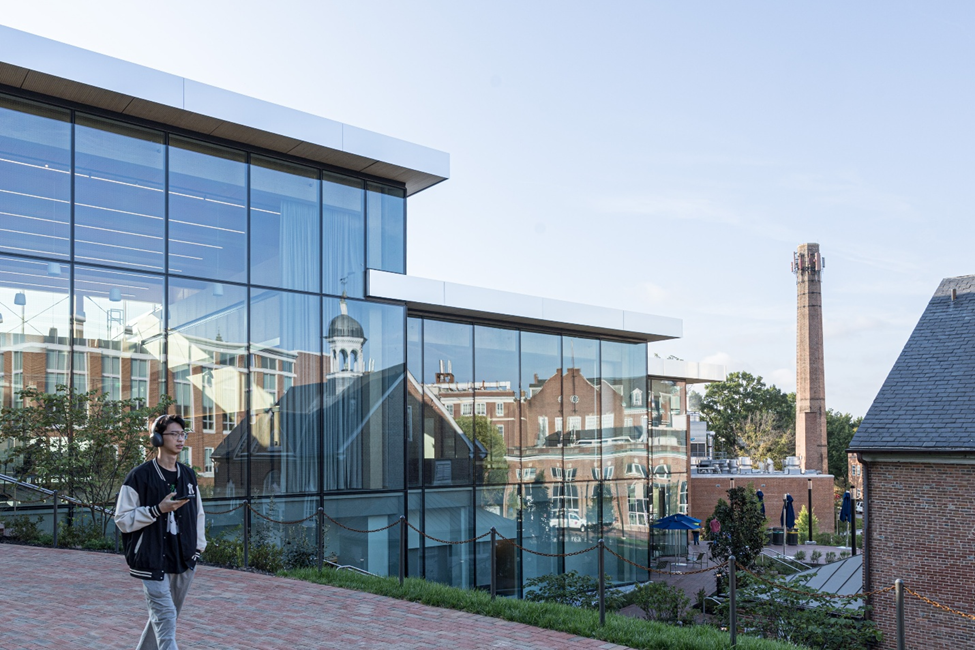 彭博学生中心：霍普金斯大学打造&lsquo;森林村落&rsquo;式学生生活中心