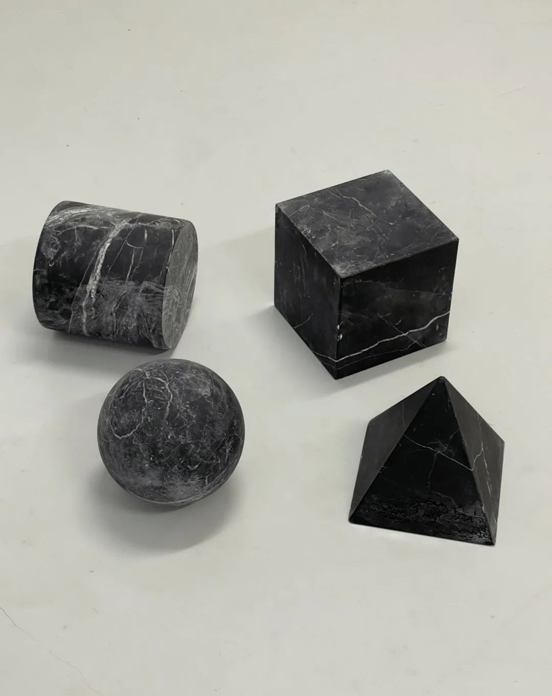 “石无限×设计新石器” 亮点来袭，20件家具精彩登场！