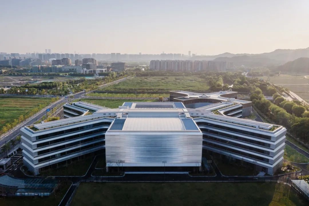 line+WORK | Education Hub：HIS杭州国际学校