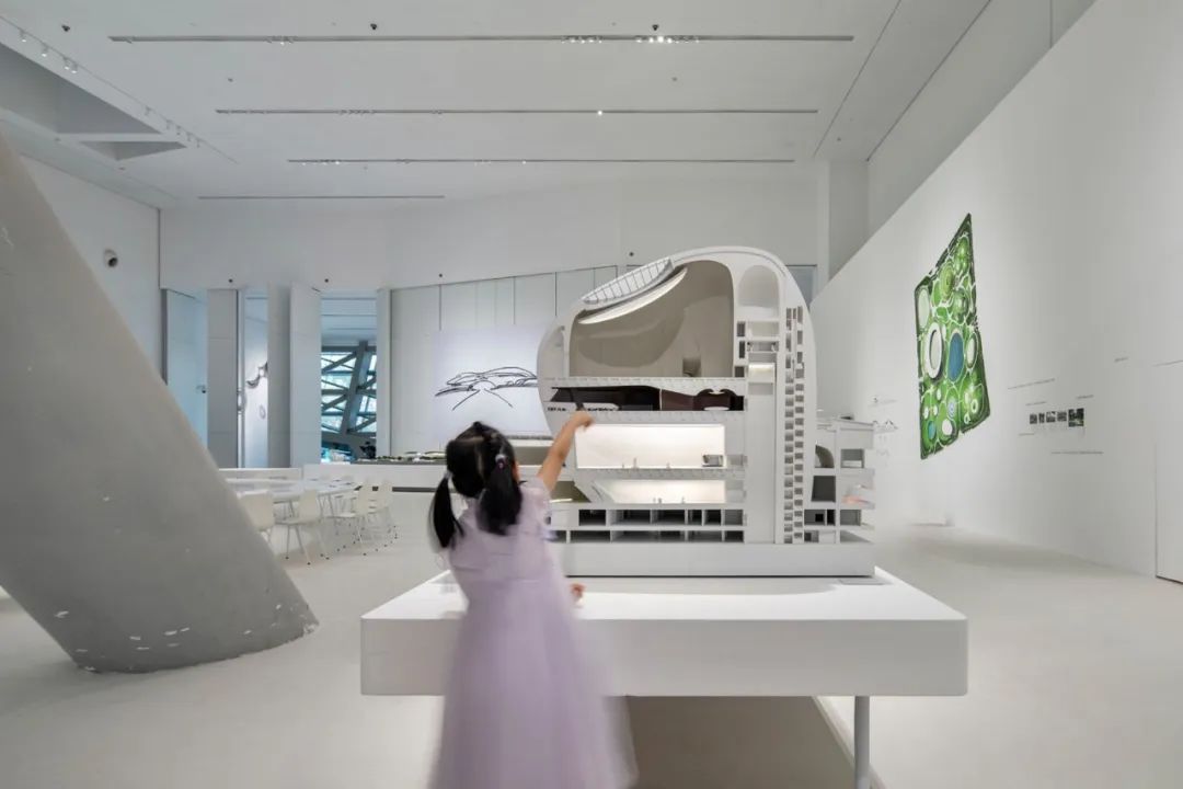 《马岩松：流动的大地》大展深圳开幕