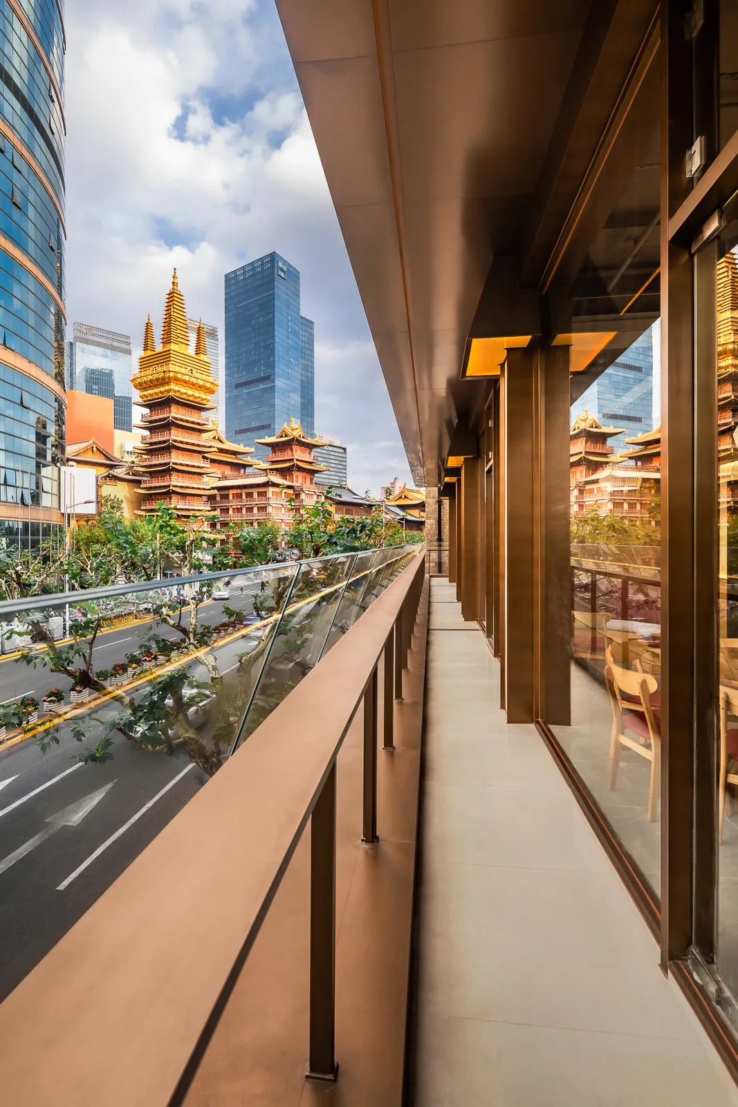 锋思城界唯一同时荣获首届上海市城市更新优秀示范项目商办楼宇类两个奖项 
