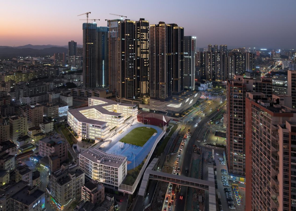 深圳市龙华区外国语学校福城校区