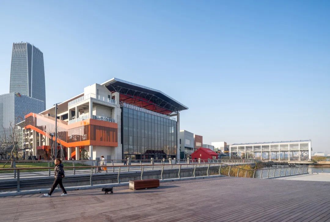 MVRDV 完成上海 GATE M 西岸梦中心，改造升级工业遗存，打造活力滨水文旅目的地