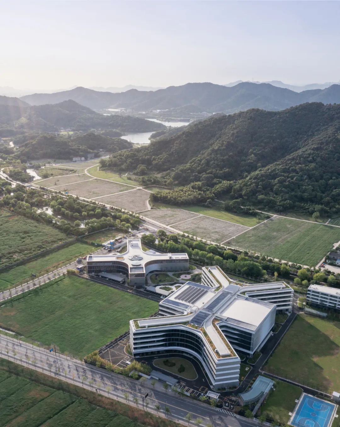 line+WORK | Education Hub：HIS杭州国际学校