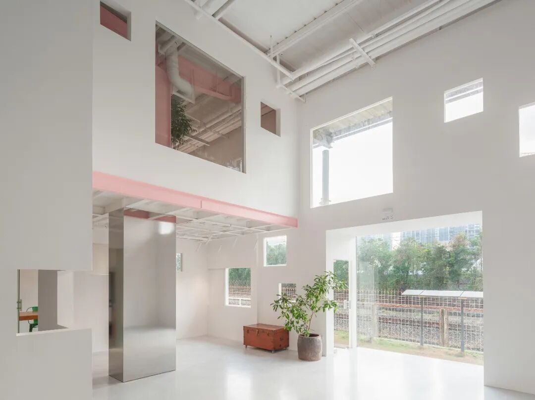 芽&middot;美术馆，墙洞构成的&ldquo;动态风景&rdquo;展