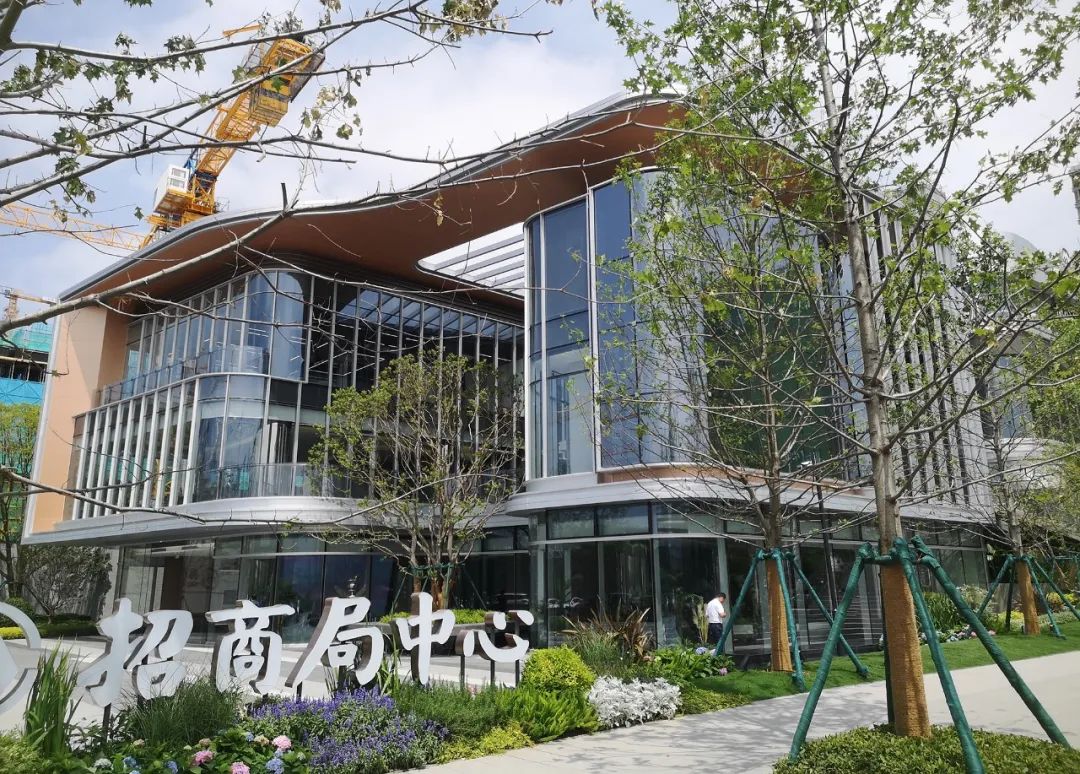 5月 | 渣打银行上海总部交付；Apple深圳万象城开幕；北京、南京、武汉等地标杆项目稳步施工；全球及区域设计总监出席行业峰会…